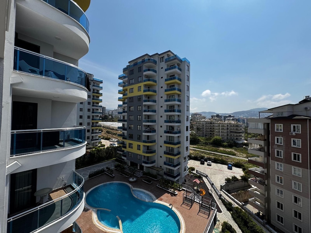 Heaven Hills Complex