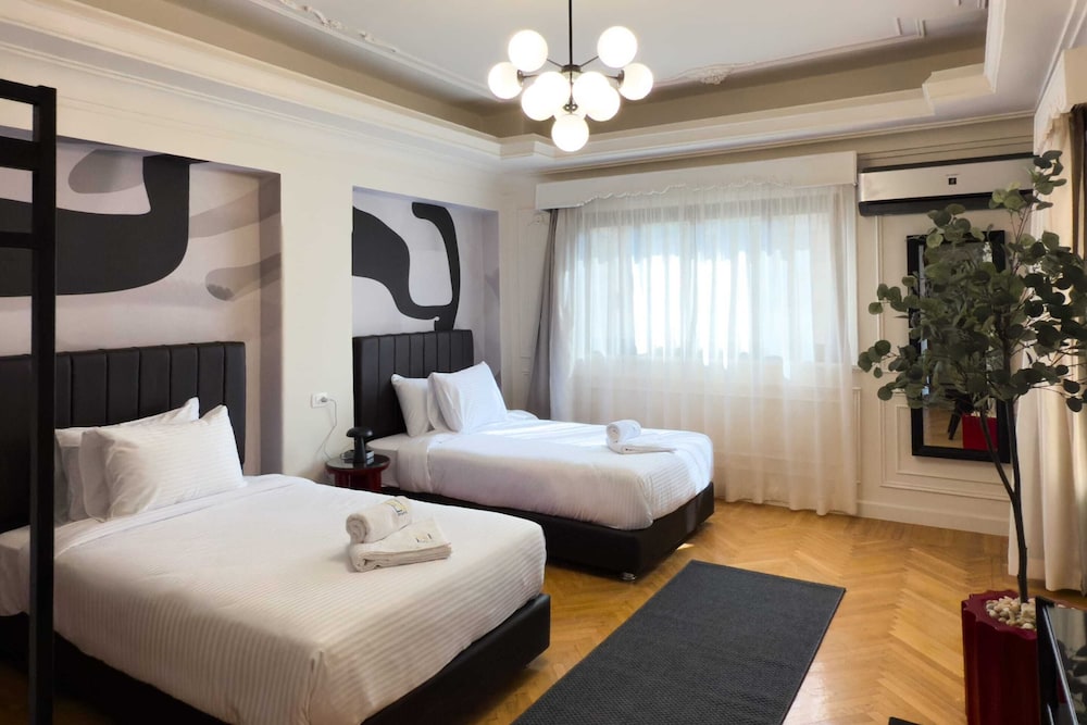 Xuru Stays I The 2bdr Crimson Crib @ The Heart Of Heliopolis