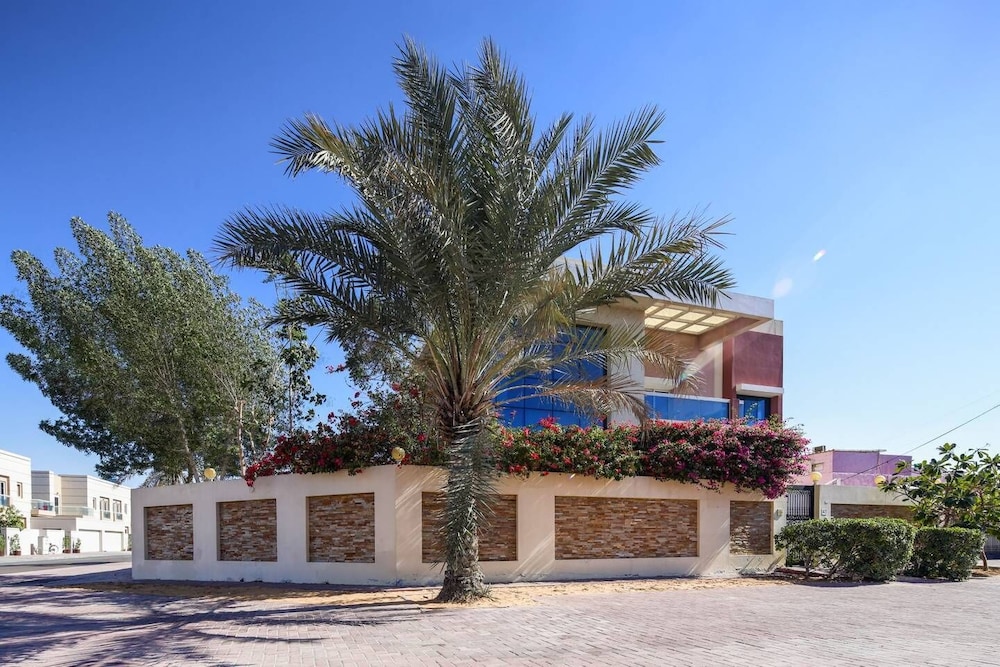Spectacular Al Wasl Villa - With Private Pool