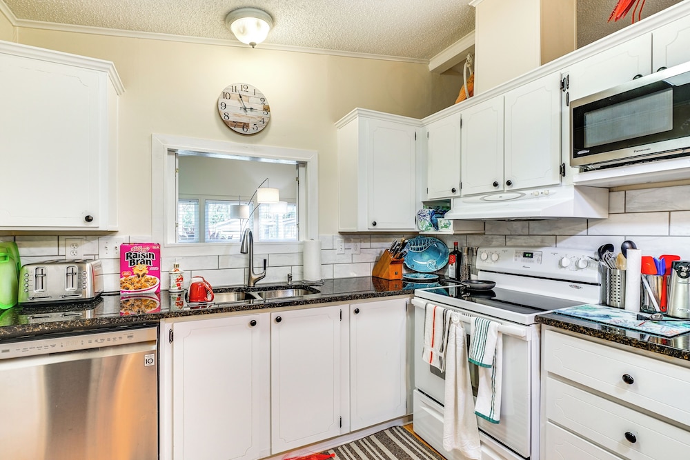 Tranquil Home Near Golf in North Fort Myers!