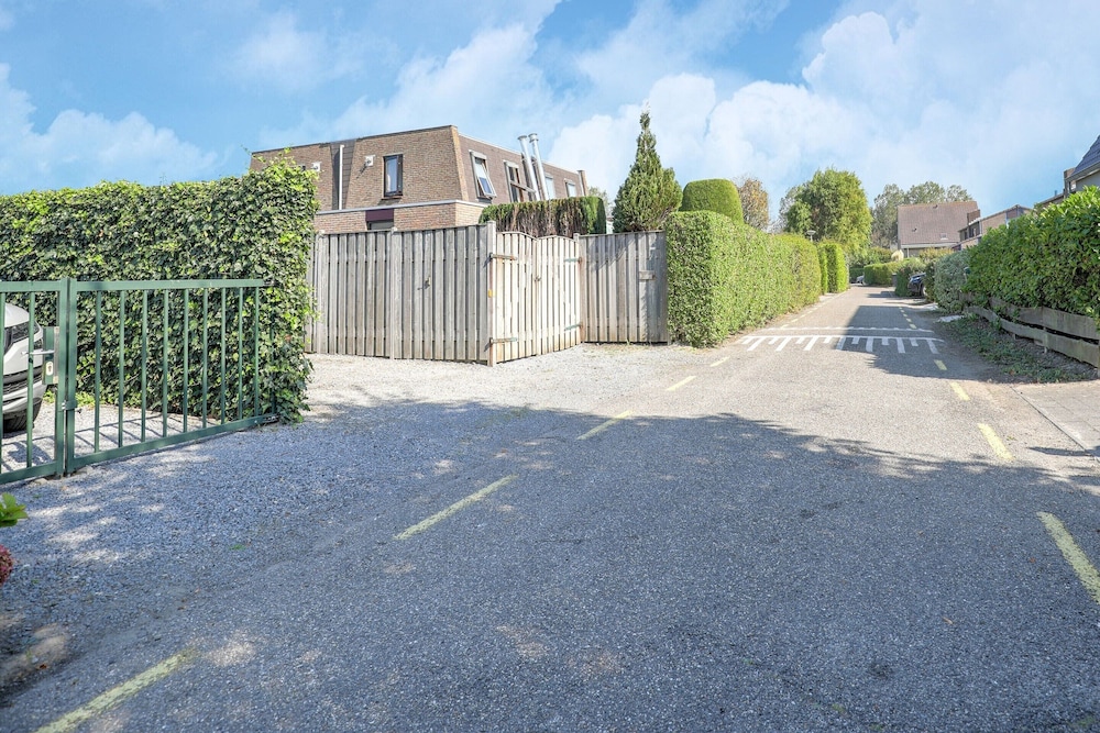 Well Equipped Holiday Home in Nieuwvliet Near the Beach view 3