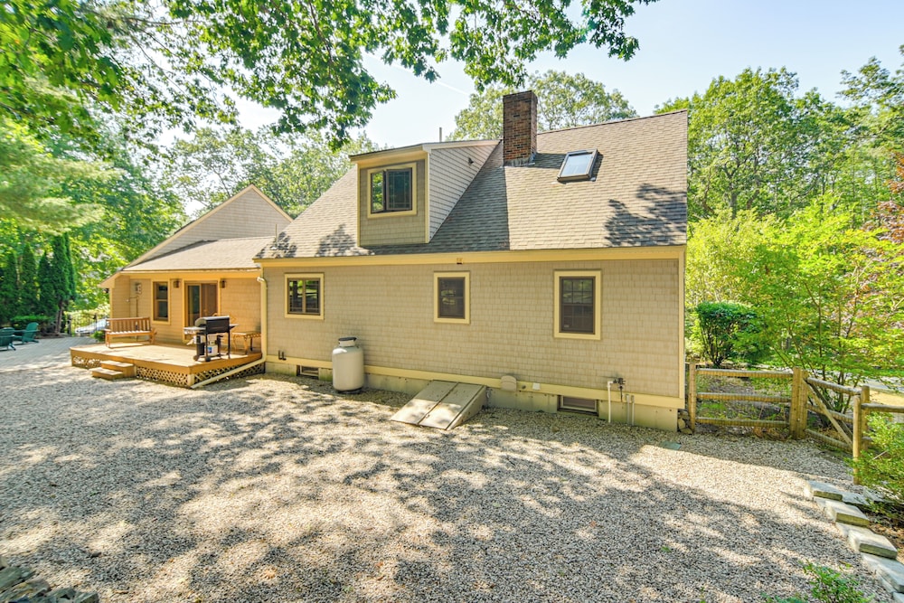 2 Mi to Beaches: Charming Kennebunk Family Home