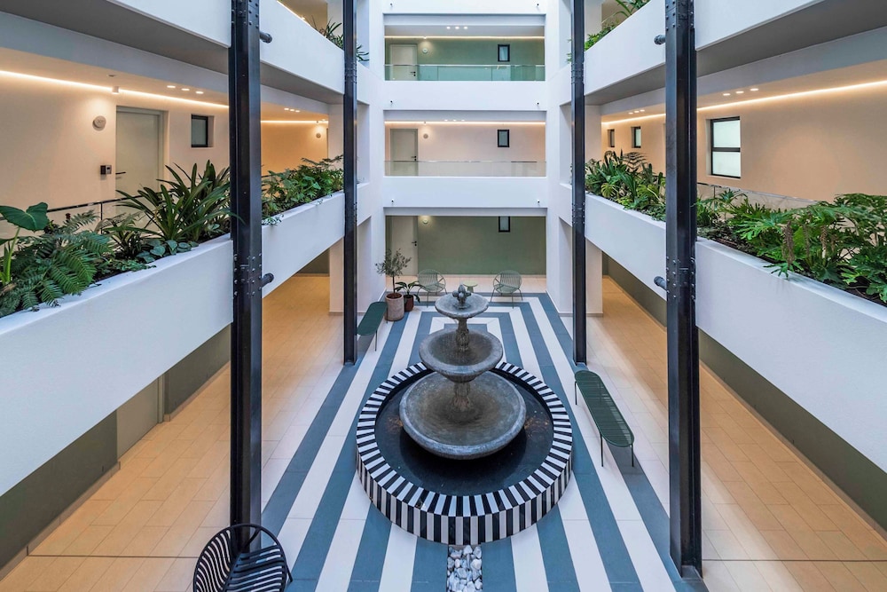 Luxurious Sea Point Studio Apartment