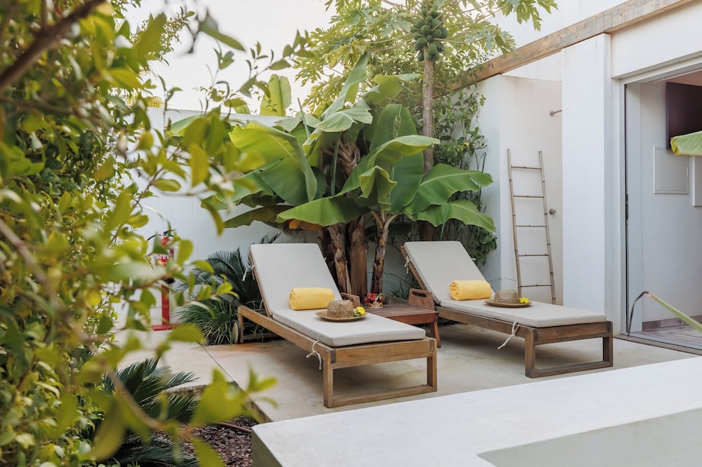 Laranjal Farm House