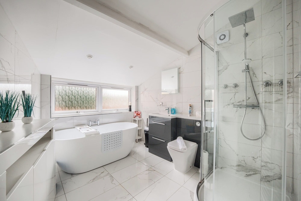 Sleeps7-pet&familyfriendly With Parking