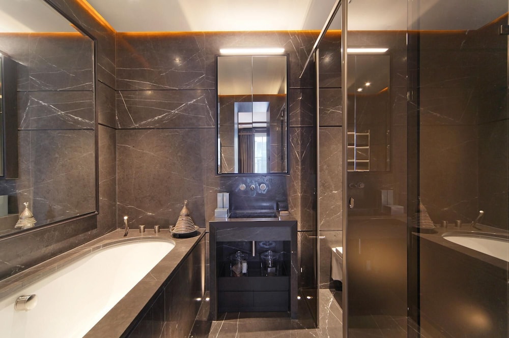 Cadogan Square Luxury 2 Bedroom Apartment II