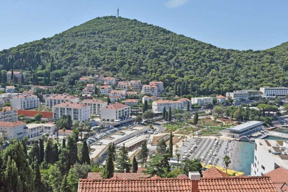 Green Hills Apartment - One Bedroom Apartment With Balcony and Sea View