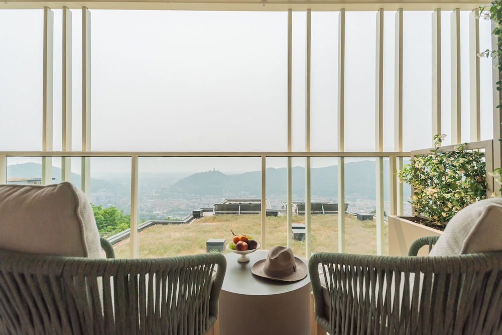 Pureview Luxury Suites, with breakfast & pool by Rent all Como