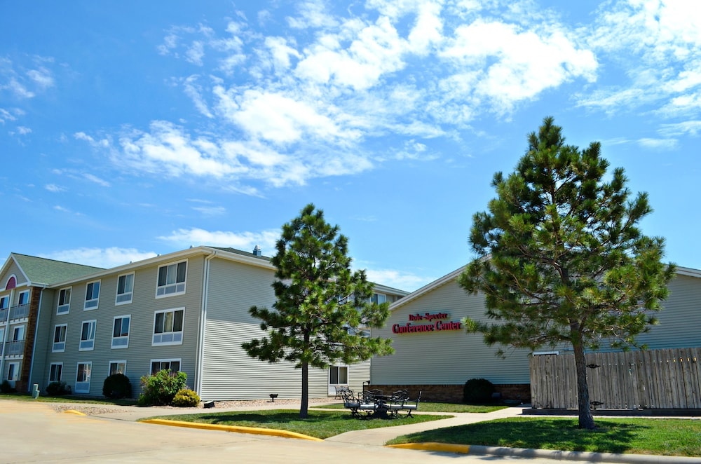 Fossil Creek Hotel And Suites