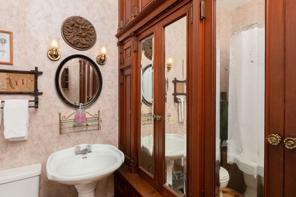 The Dempsey Manor Bed & Breakfast Inn