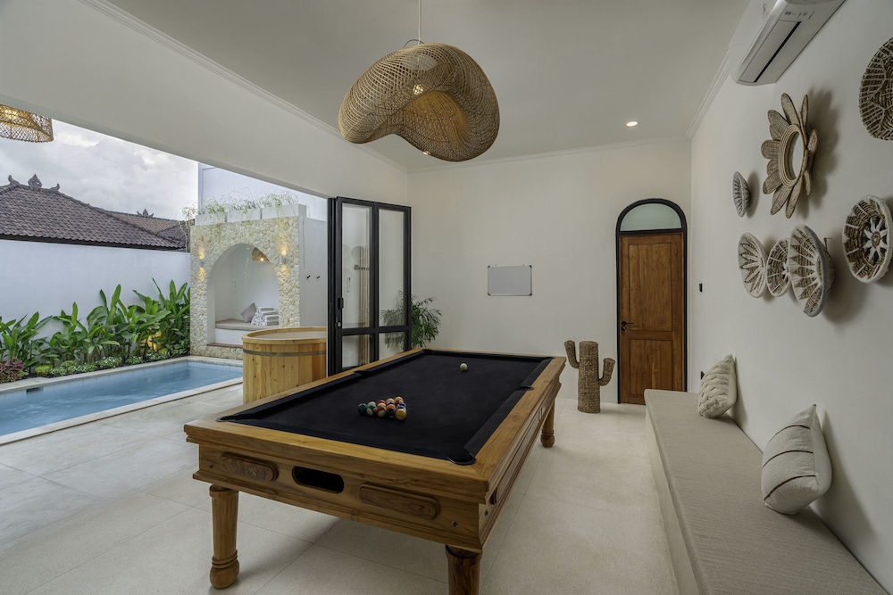 Casa Amor by GORO