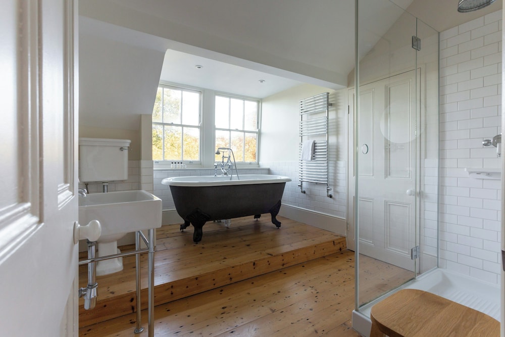 Canonbury Park North II by Onefinestay