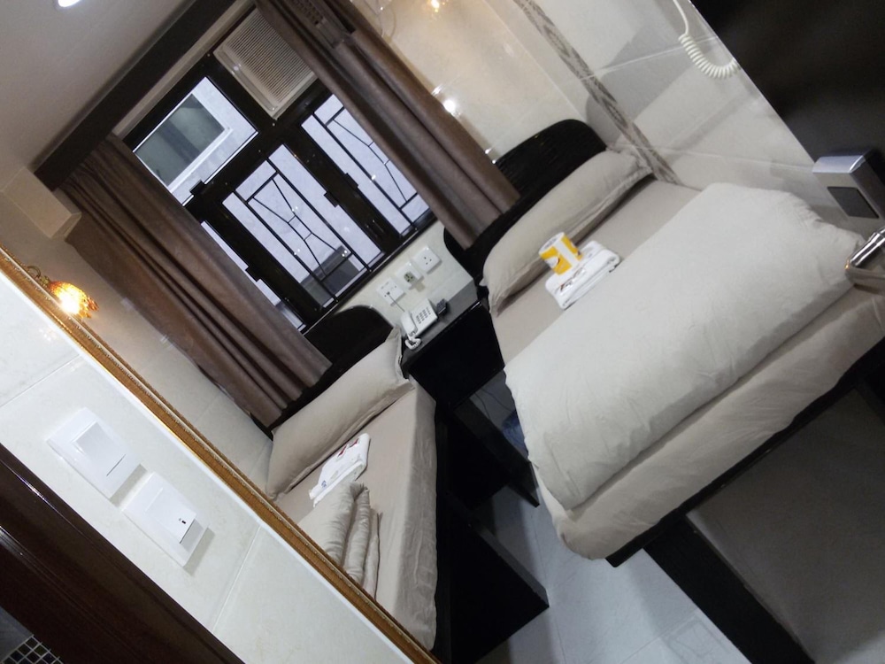 Tom's Guest House