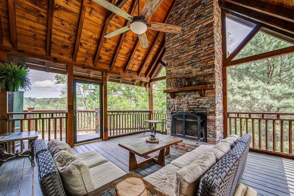 Four Bear Hideaway Coosawattee River Resort! view 4