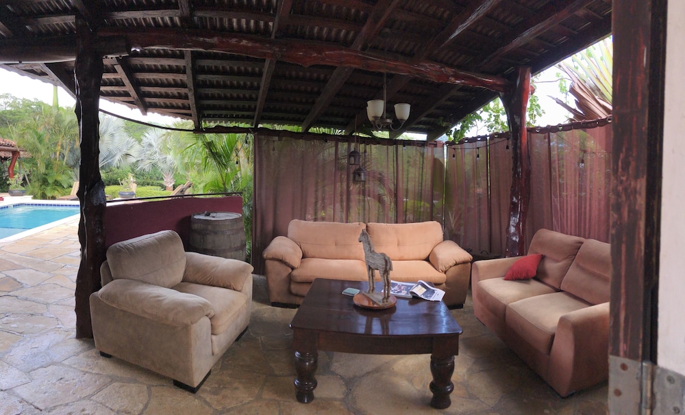 Rancho Chilamate Guest Ranch