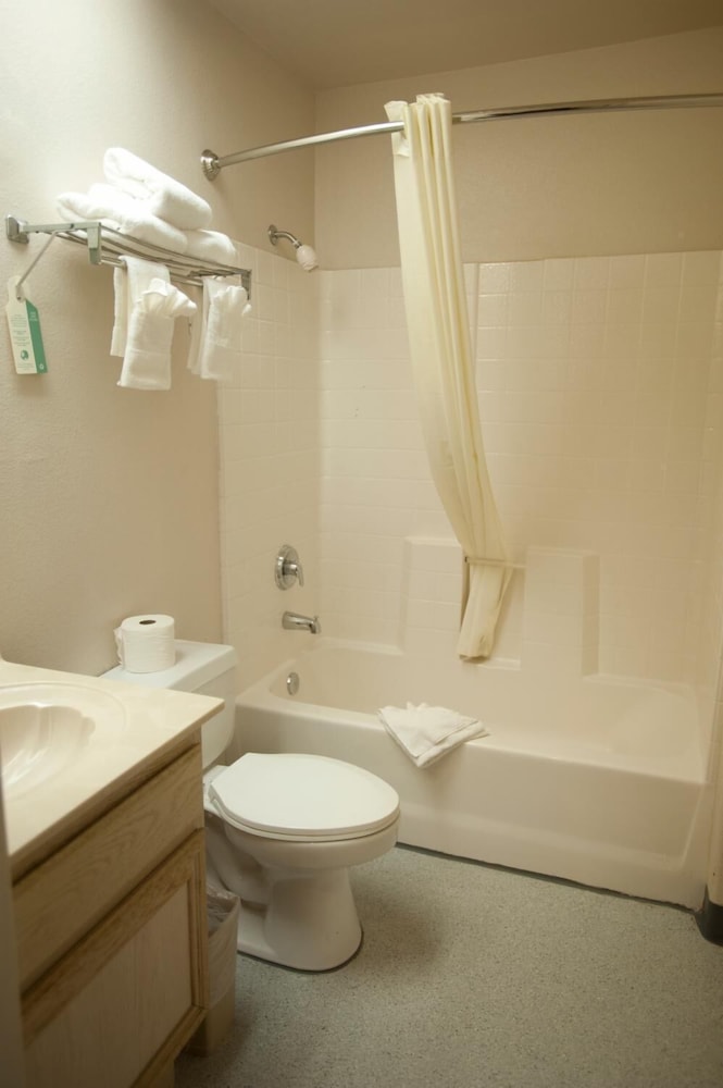 Calipatria Inn And Suites