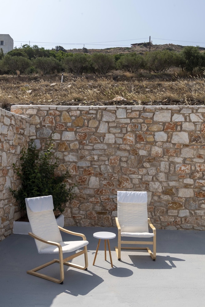 Parikia s Sunlight 2bedroom House