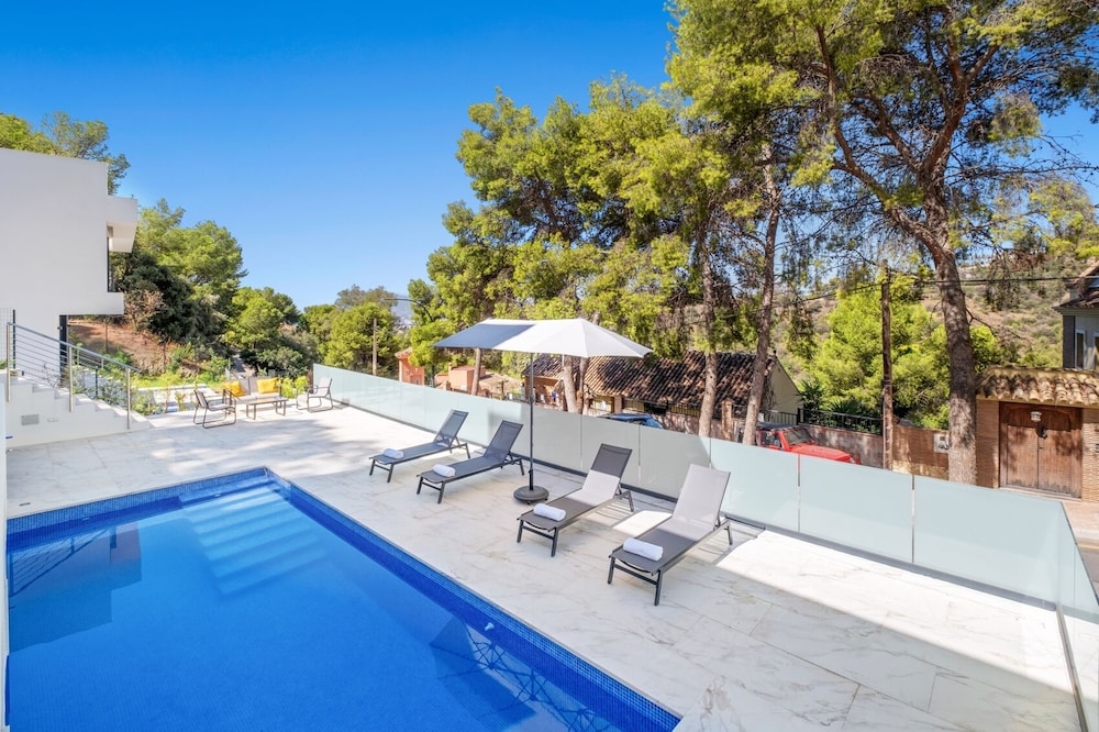 Villas Pinares de San Antón, Saltwater pool, Sea, City, Mountain Views