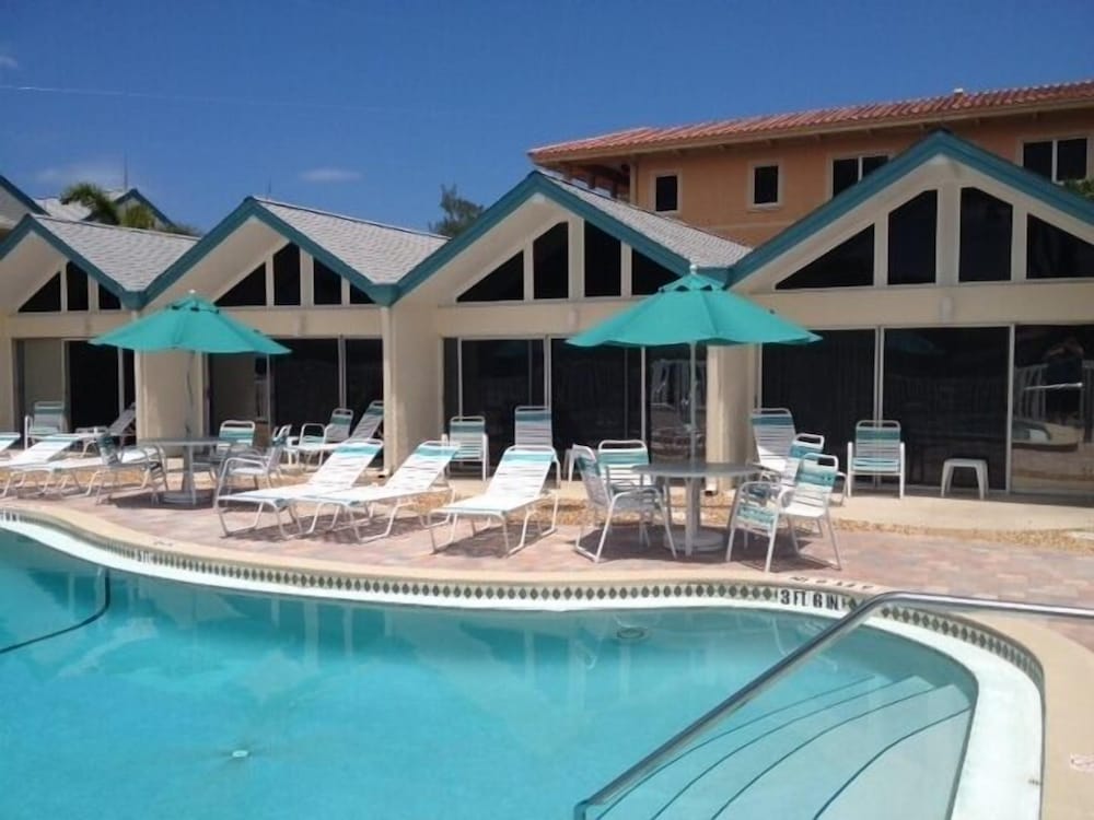 Coconuts Beach Resort