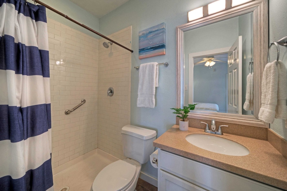 Sleeps 12 w/ Pool + Short Walk to Beach Costa Bahia Dual Retreat
