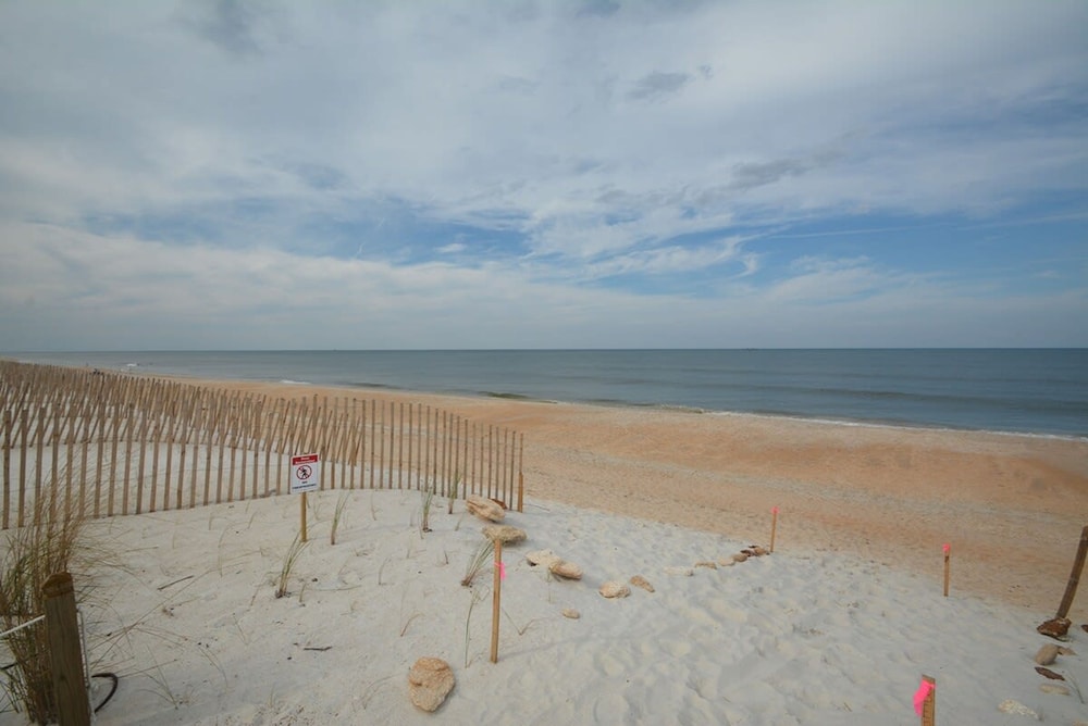 Just Beachy A Luxury Retreat Sleeps 12 3 Levels With Elevator- Perfect for 1-3 Families