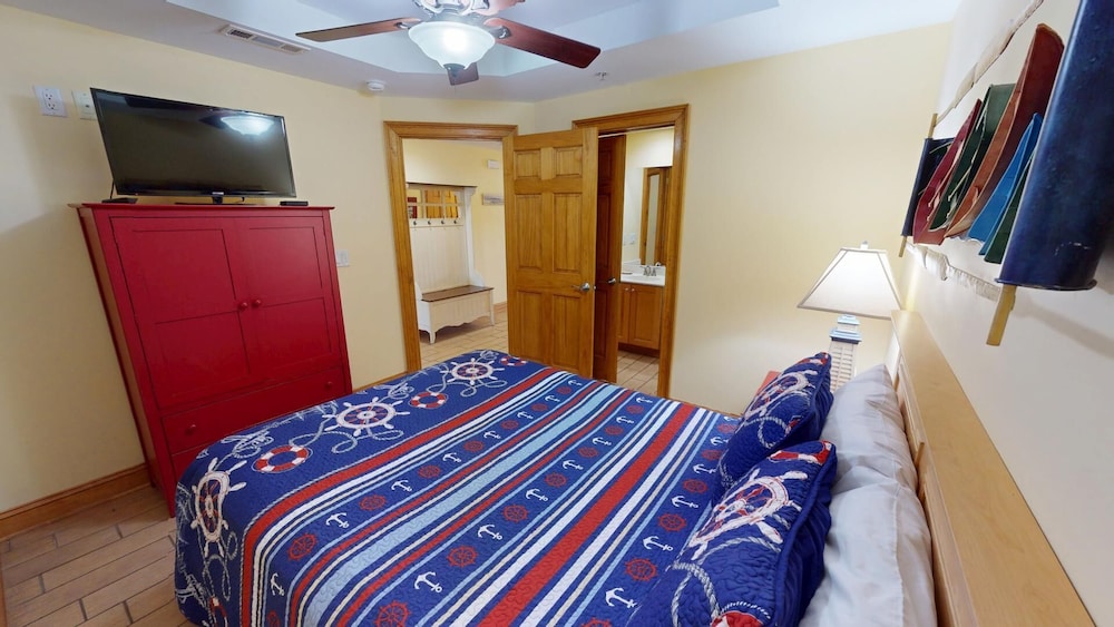 Tybee Beach Club 113 by Tybee Vacation Rentals