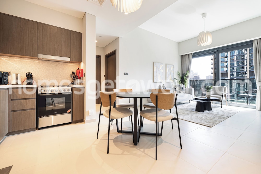 HomesGetaway - 1BR in ACT One Downtown