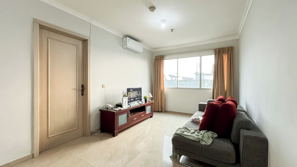 Warm And Nice 2Br At Permata Senayan Apartment