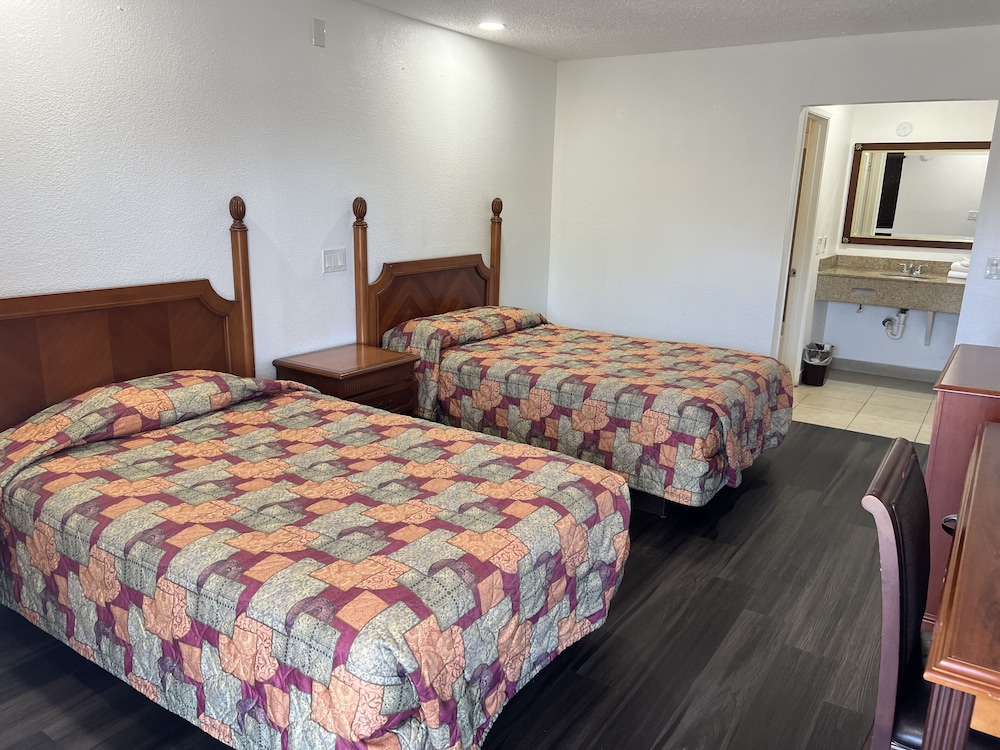 Vallejo Vacations - Solano Inn - Property Image 7