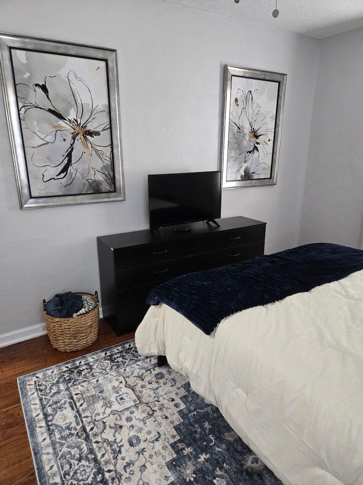 Classic 2BR Home Near Tinker AFB With Cozy Charm