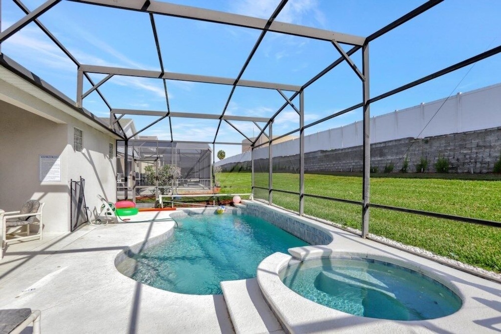 Luxury Windsor Palms Villa W/ Pool Near Disney! 4 Bedroom Villa