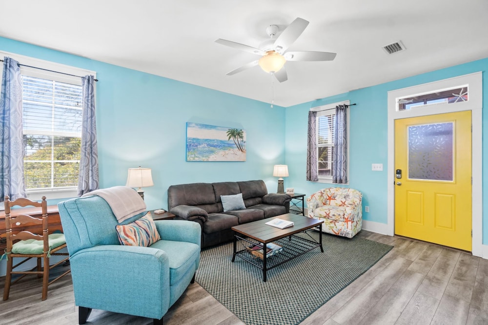 Pet Friendly Beach House - Sandy Toes