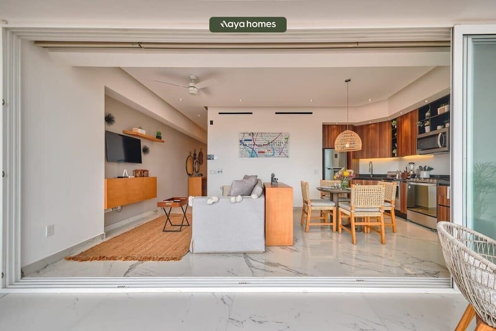 Luxurious 1BR Condo in Zona Romantica - Pool