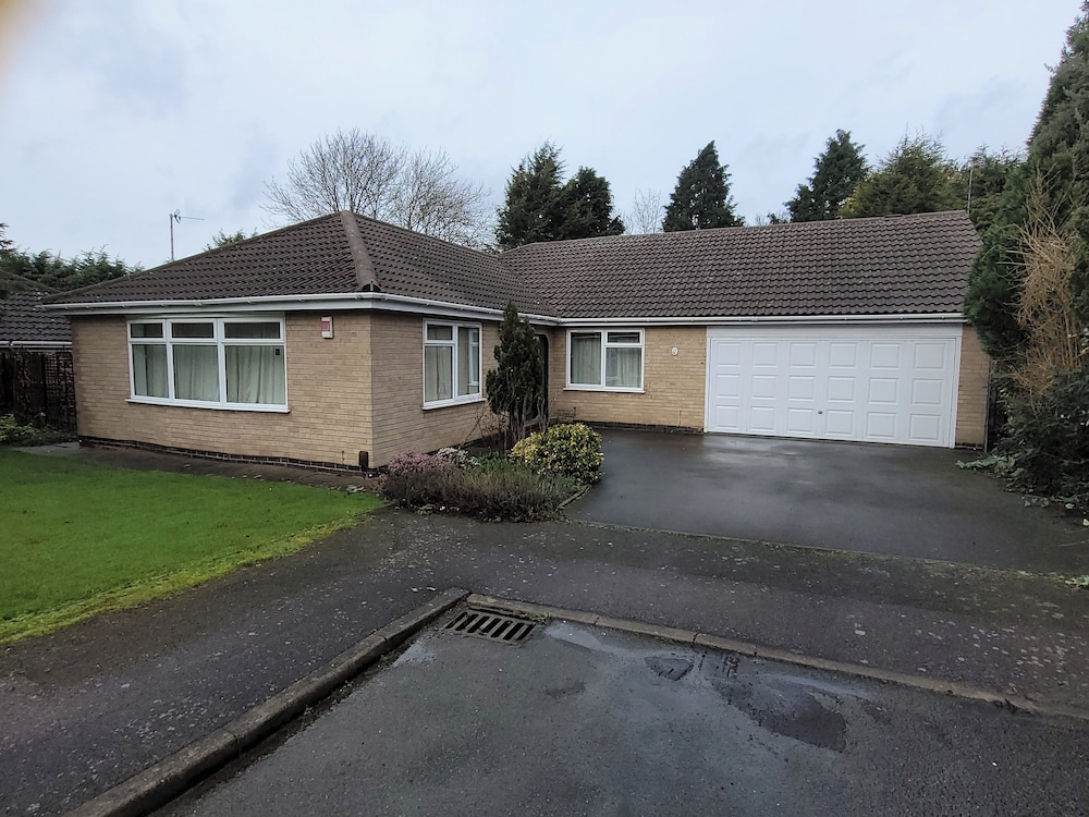 Bungalow - Sleeps 6 - Garden - Wheelchair Access