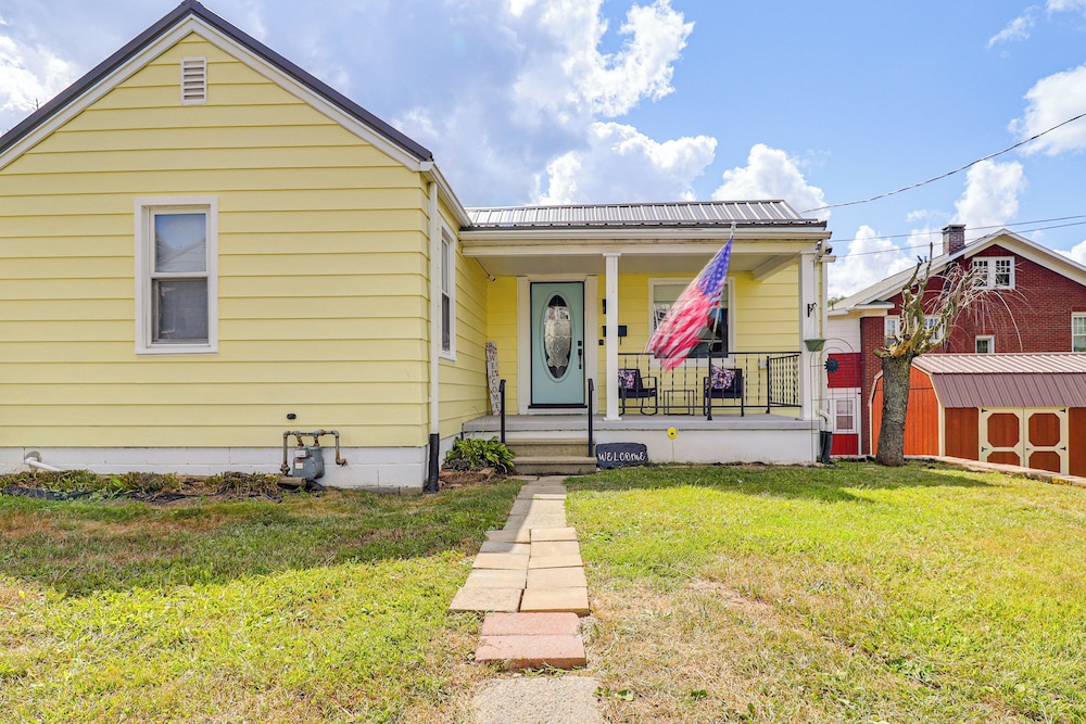 3 Mi to Dtwn & Flood Museum: 'cozy Q Cottage'