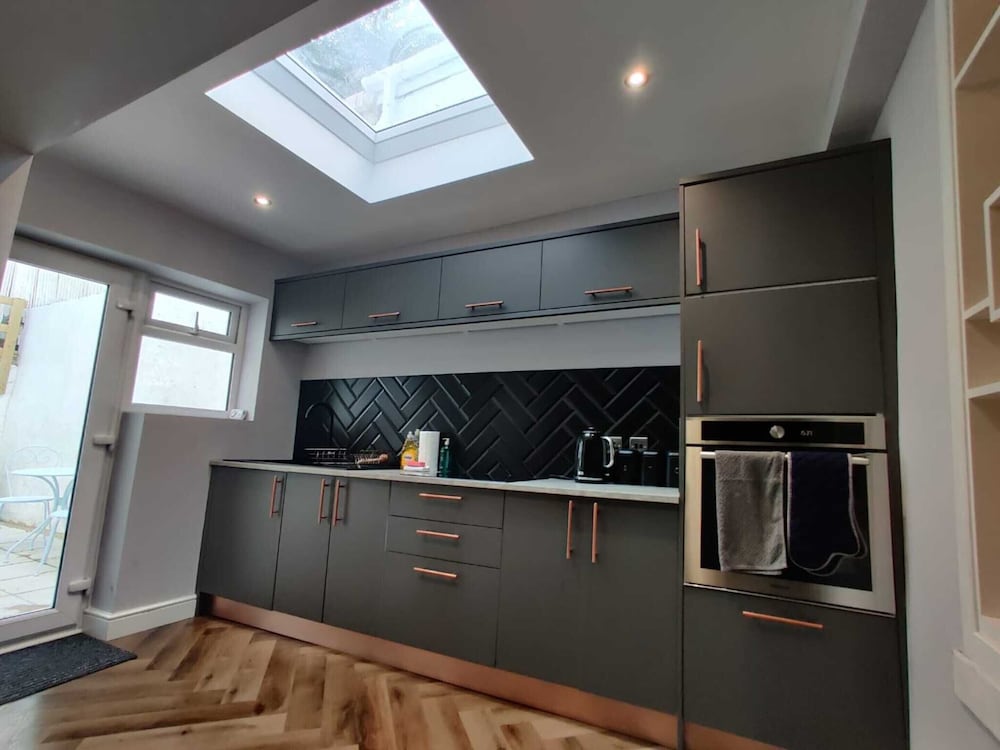 Holiday Home Near Mumbles Pier view 5