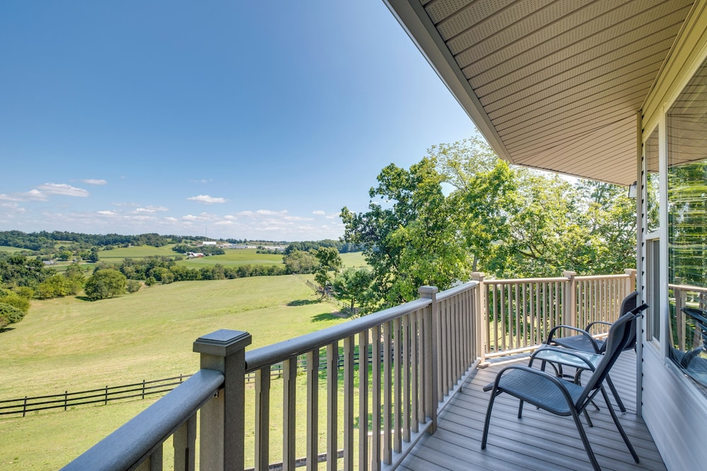 Millersburg Getaway w/ Amish Country Views!