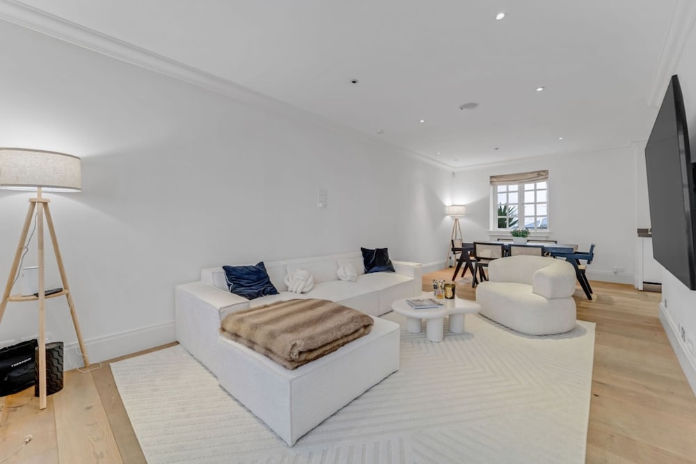 The Belgravia Place - Stunning Bright 2bdr Home
