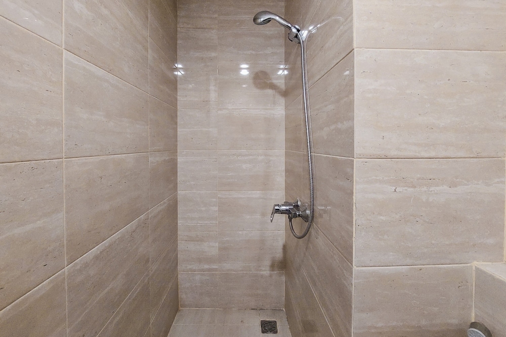 Simply Good Studio Apartment at Springwood Residence