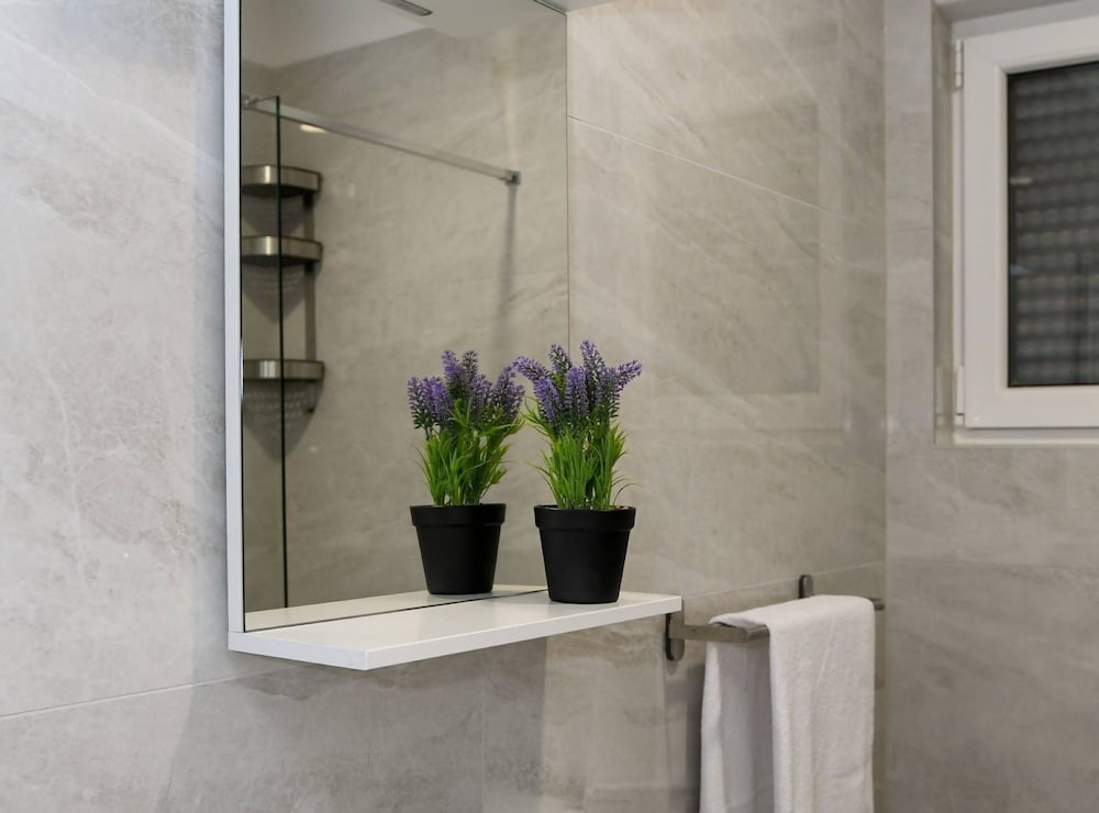 Stylish Okrug Gornji Apartment With Terrace and Patio