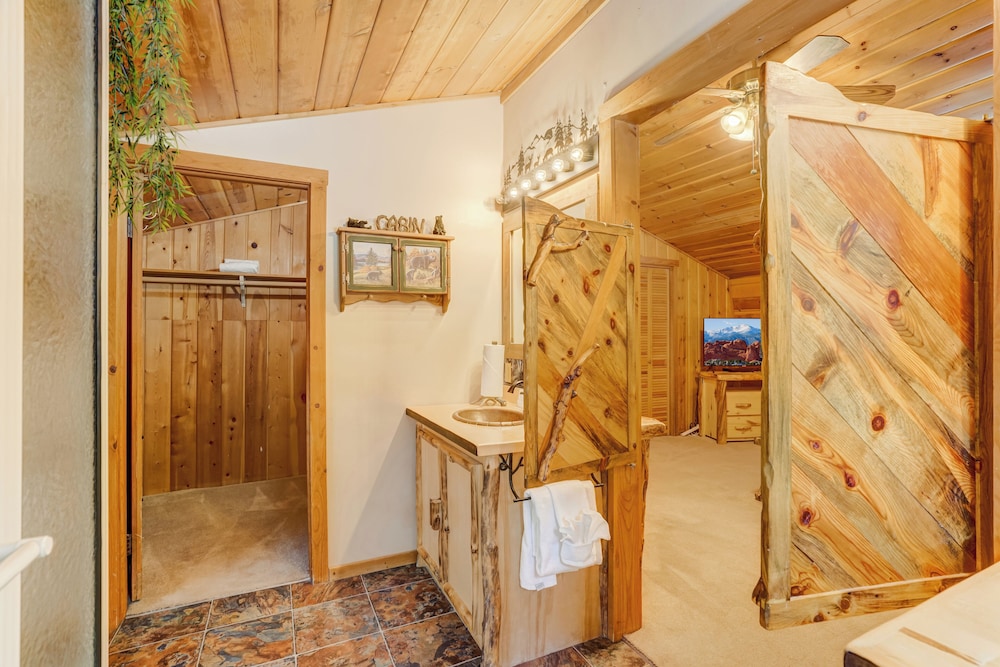 Log Lodge