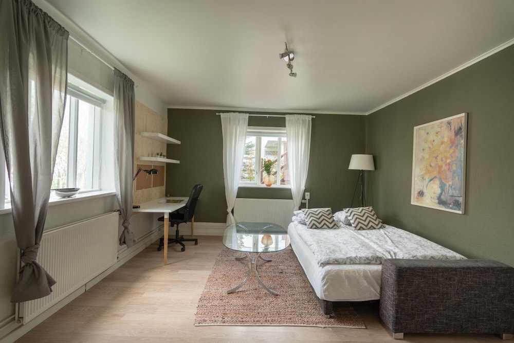 Bjarmó Guesthouse