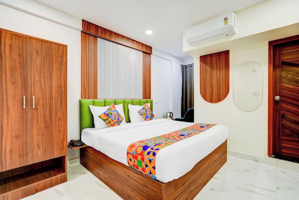 Fabhotel Leon Square