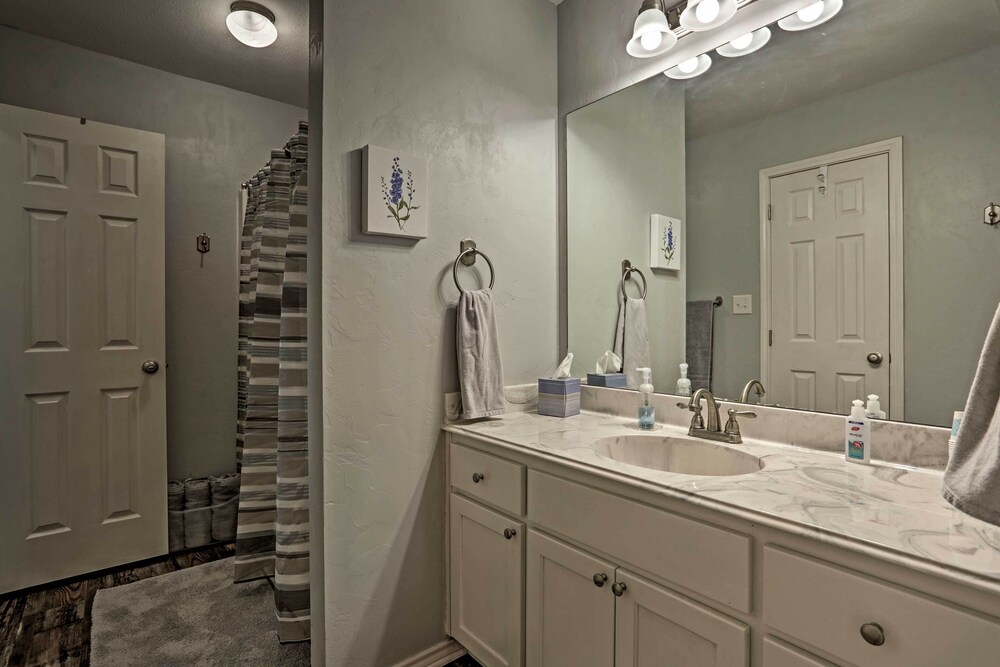 Relaxing Texas Getaway, 1 Mile to Boat Ramp! - Property Image 1