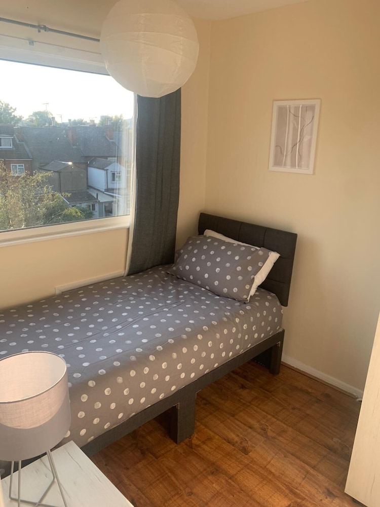 Reading 3 Bedroom apartment view 4