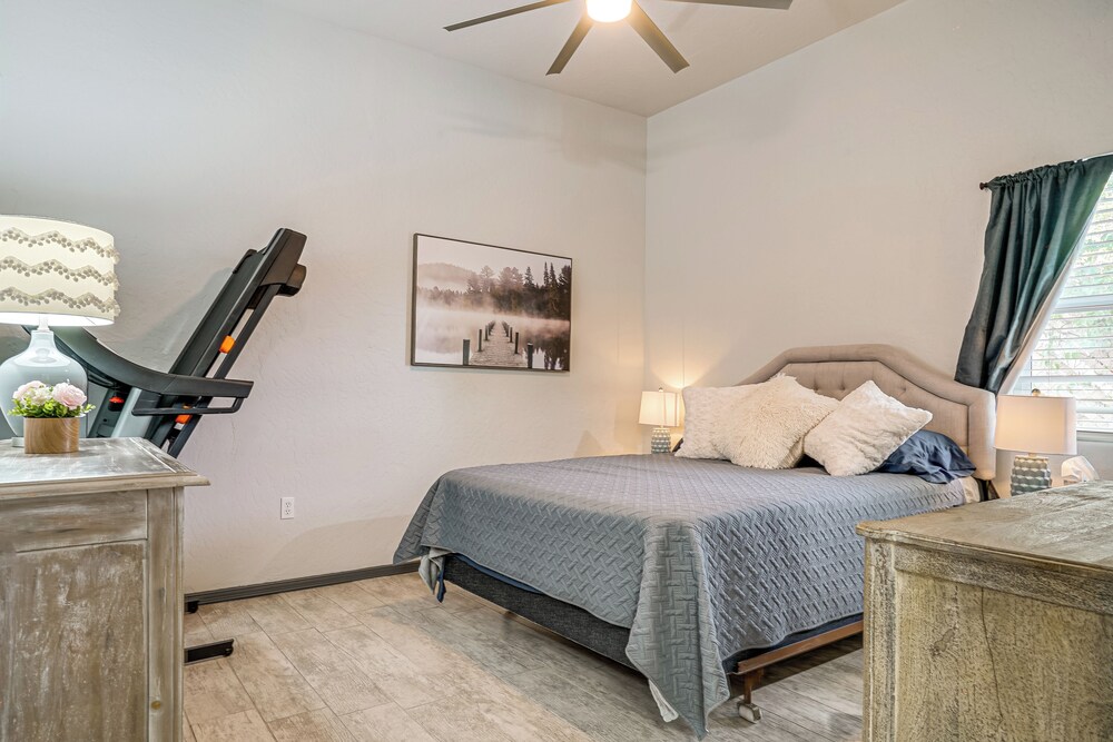 Near Casino & Shops: Cozy Apt in West El Paso!
