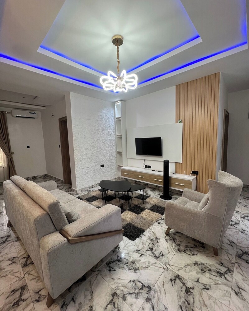 Deroche Apartment