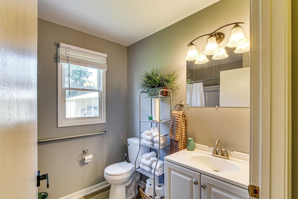 2 Mi to Shops & Eats: Family Home in Donalsonville
