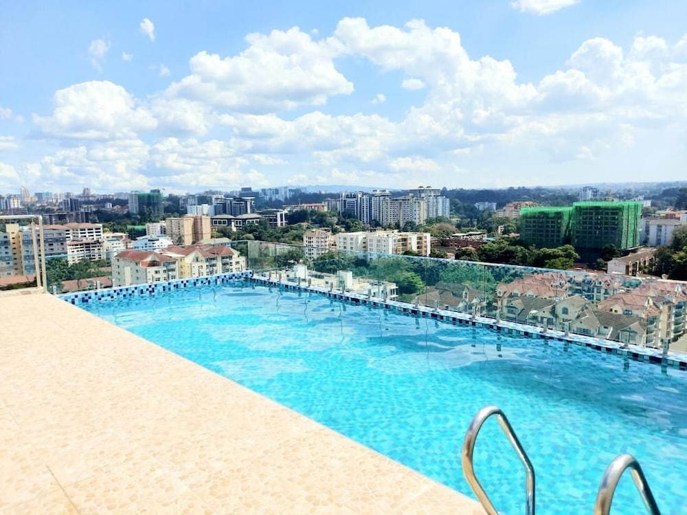 Luxurious Nairobi Condo With Rooftop Pool & Gym
