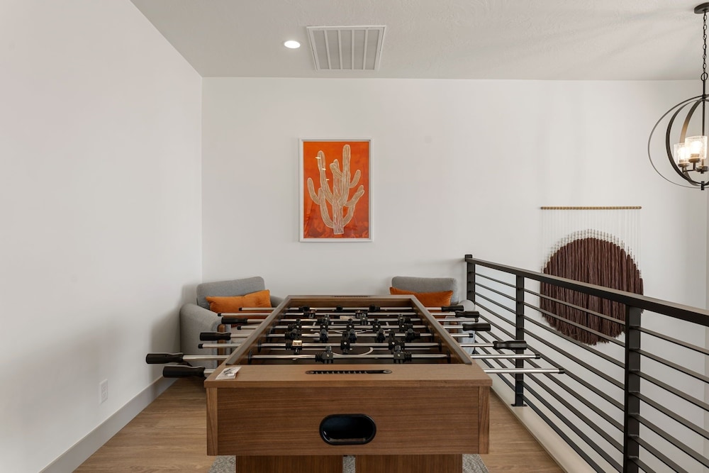 Country Is Cool Again 5 Bedroom Townhouse
